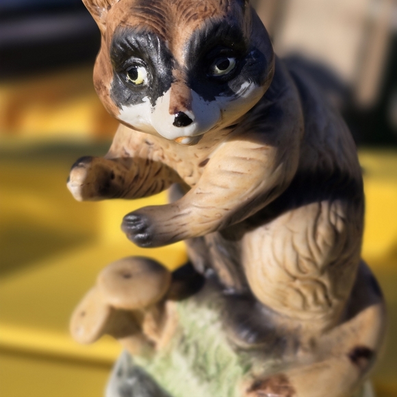 Set Of 2 Vintage Racoon And Squirlle Cermanic Figures 5" Tall - Picture 3 of 5